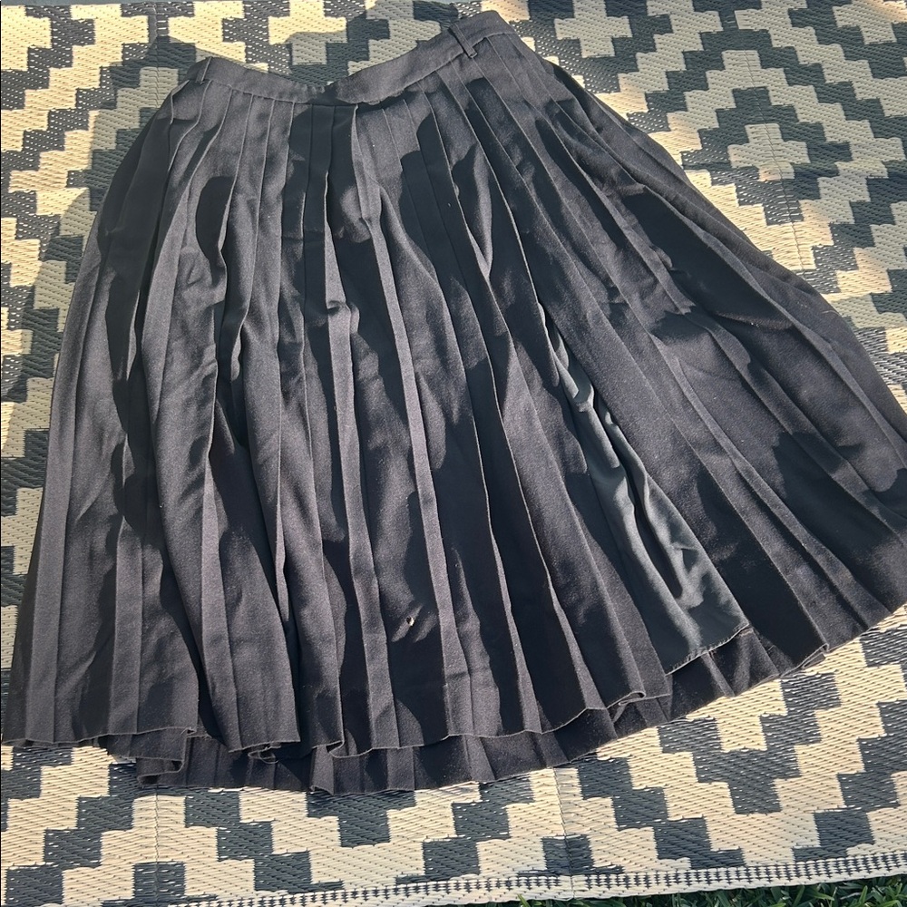 EUC Abercrombie & Fitch Black A-Line Skirt with high side slit